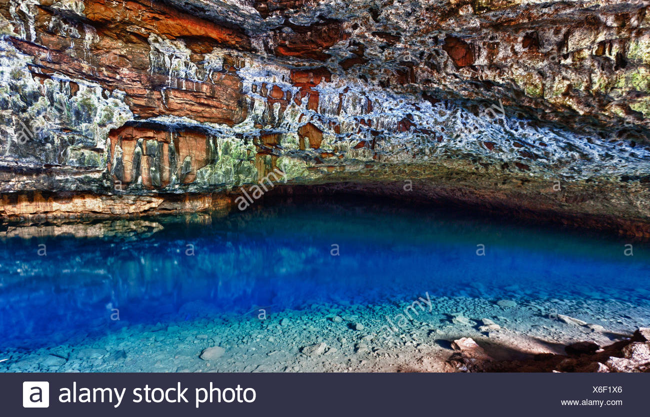 Wet Cave Stock Photos Wet Cave Stock Images Alamy