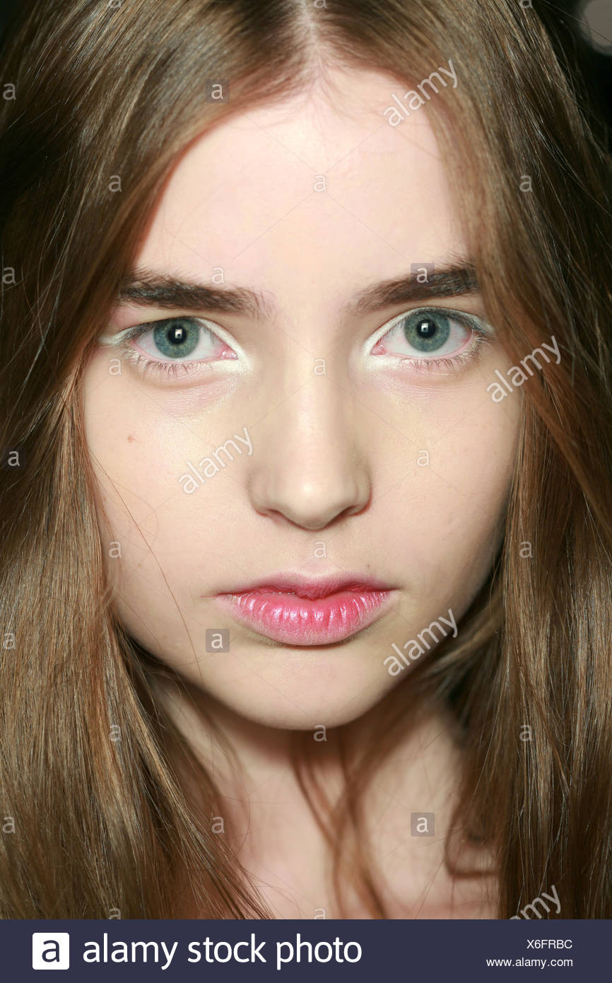 Bcbg Backstage New York Ready To Wear Spring Summer Close Up Face