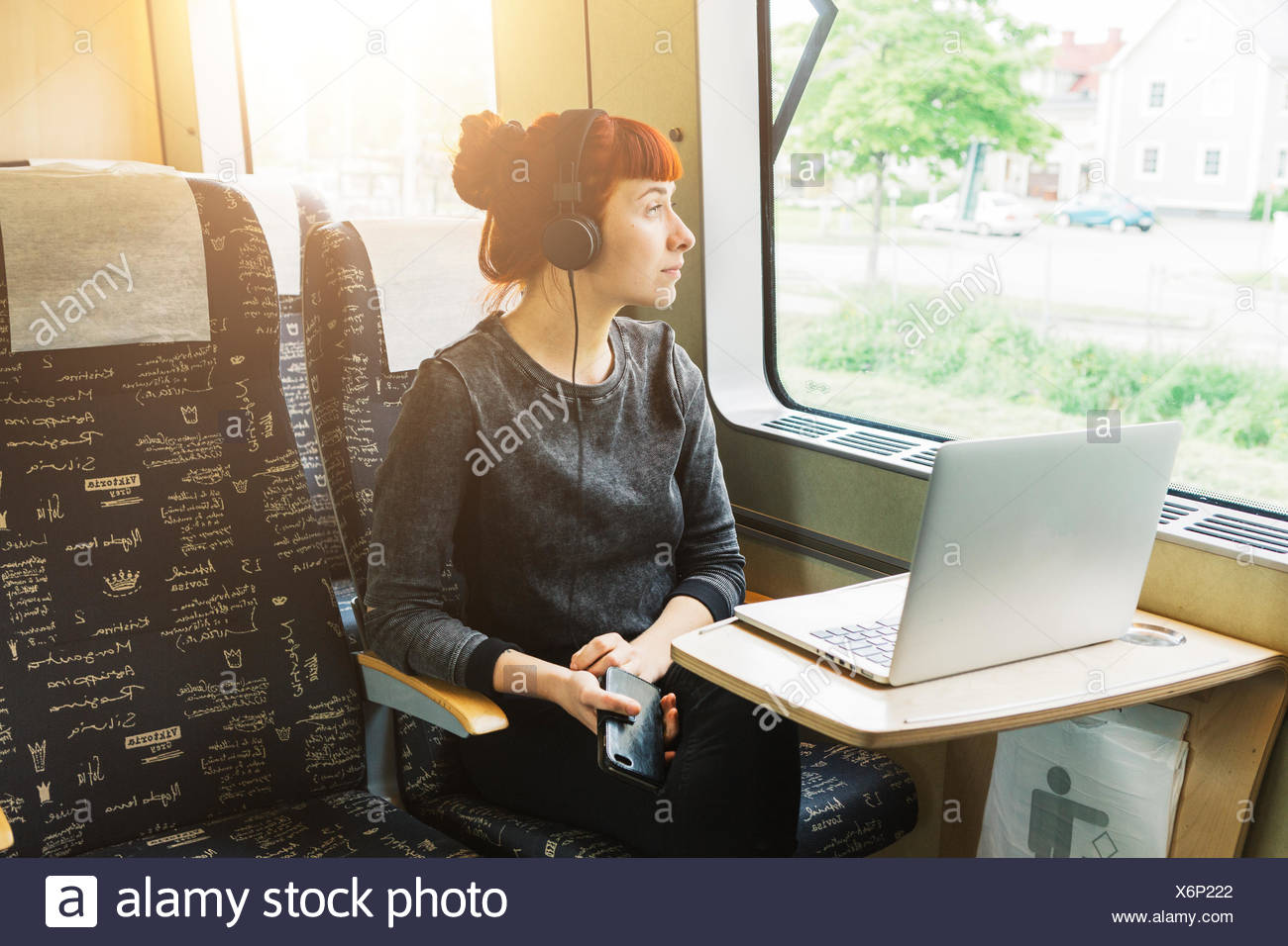 20 To 24 Years High Resolution Stock Photography and Images Alamy