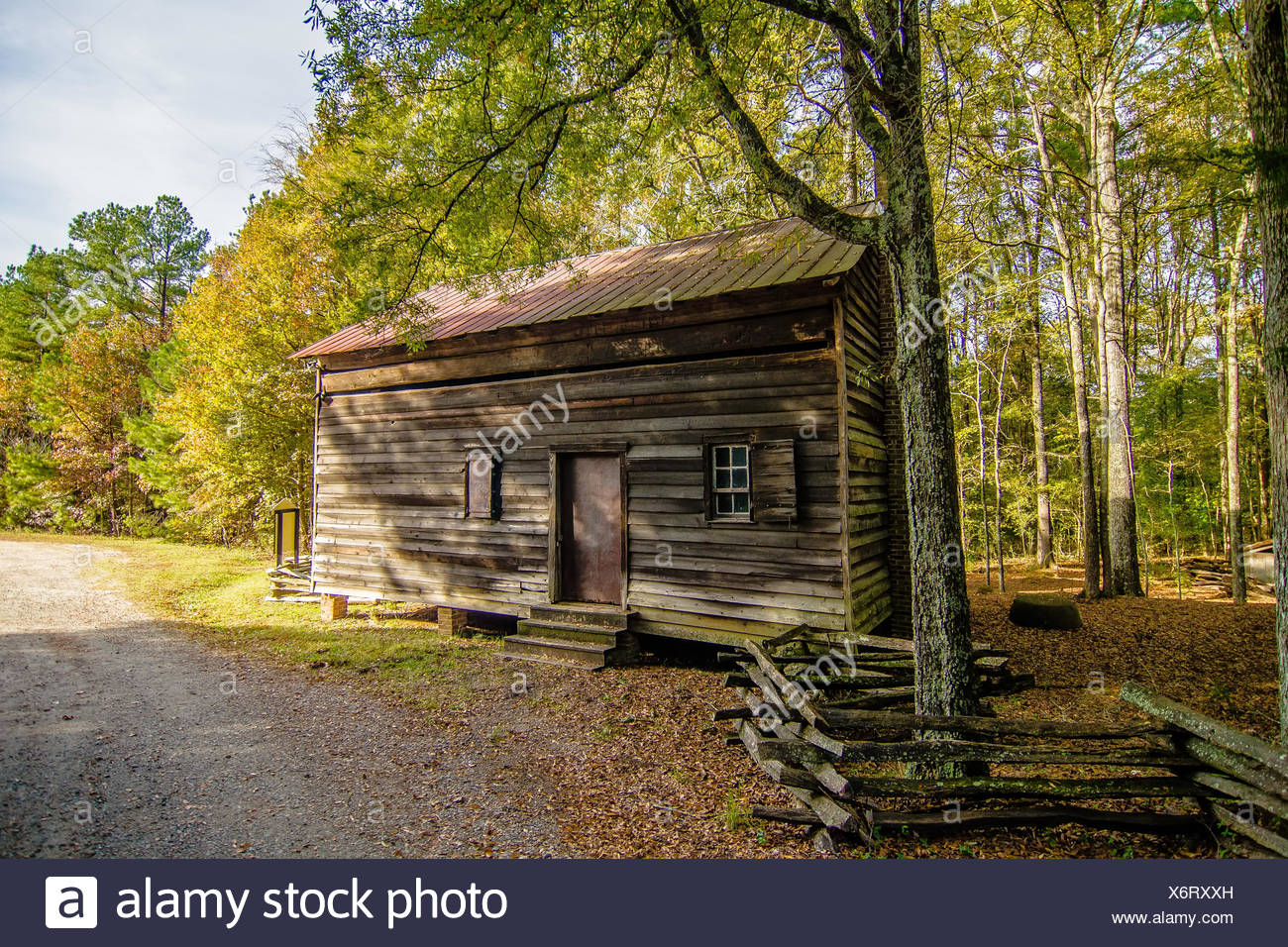 Historic Old Log Cabin In Brattonsville South Carolina Stock Photo