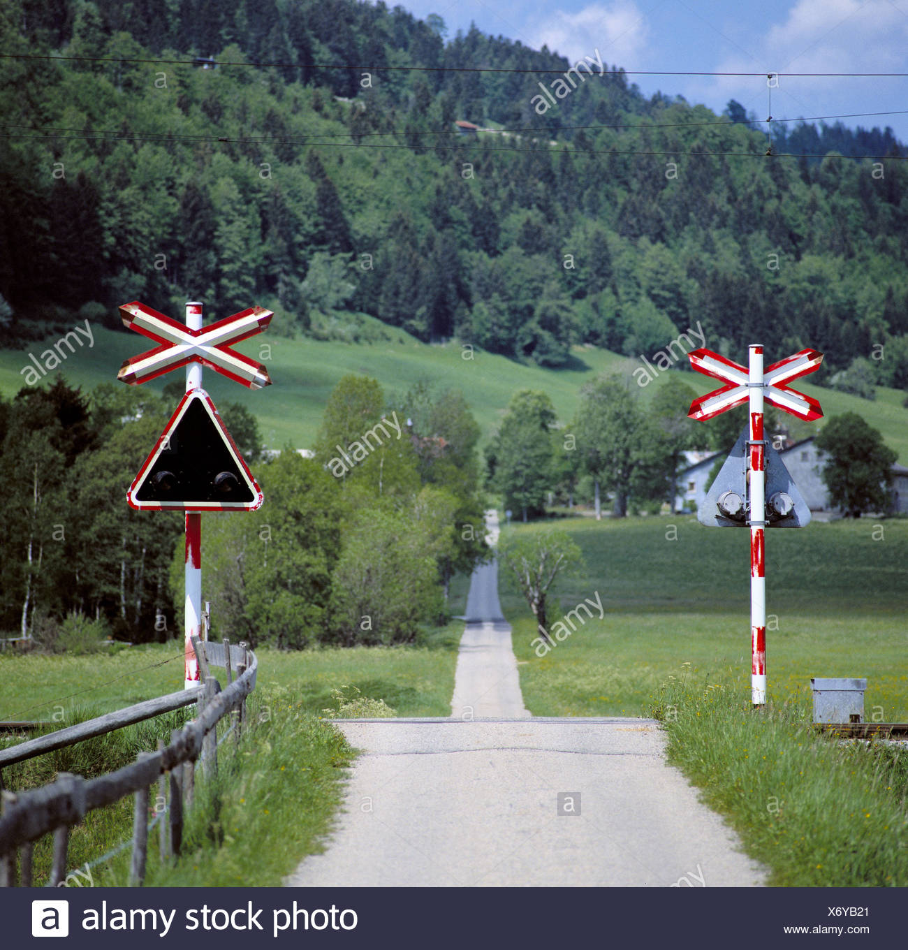 Unguarded Railway Crossing High Resolution Stock Photography And Images Alamy