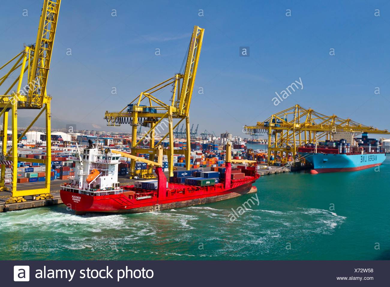 Unloading Ships High Resolution Stock Photography and Images - Alamy
