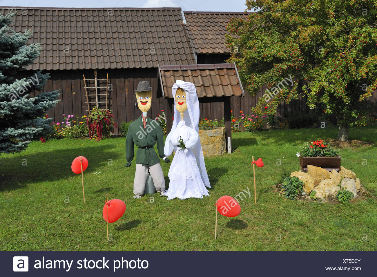 Wooden Hut Garden Scarecrows Meadow Scarecrow Couple Clothing