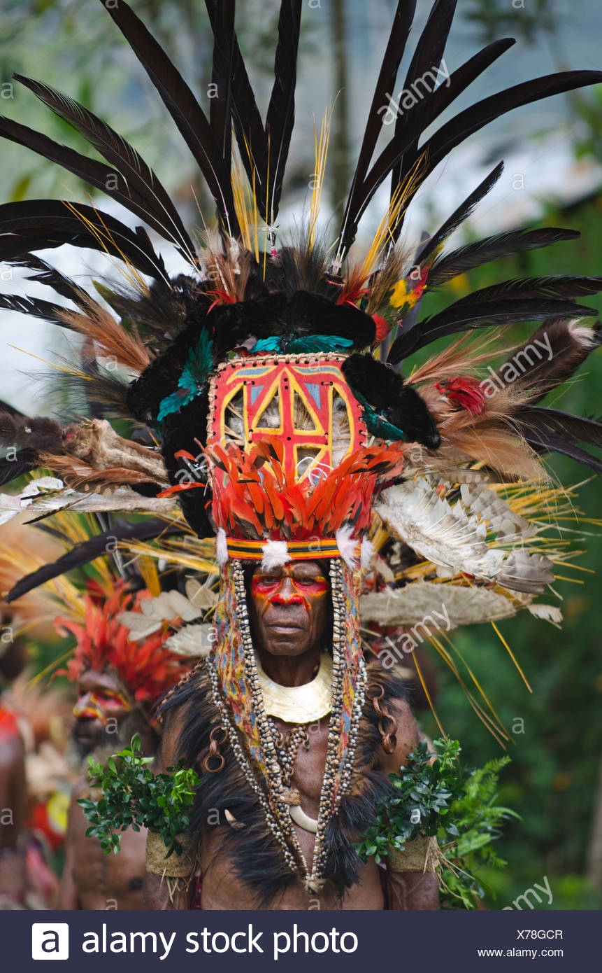 Performers From Jiwaka Tribe In The Western Highlands At