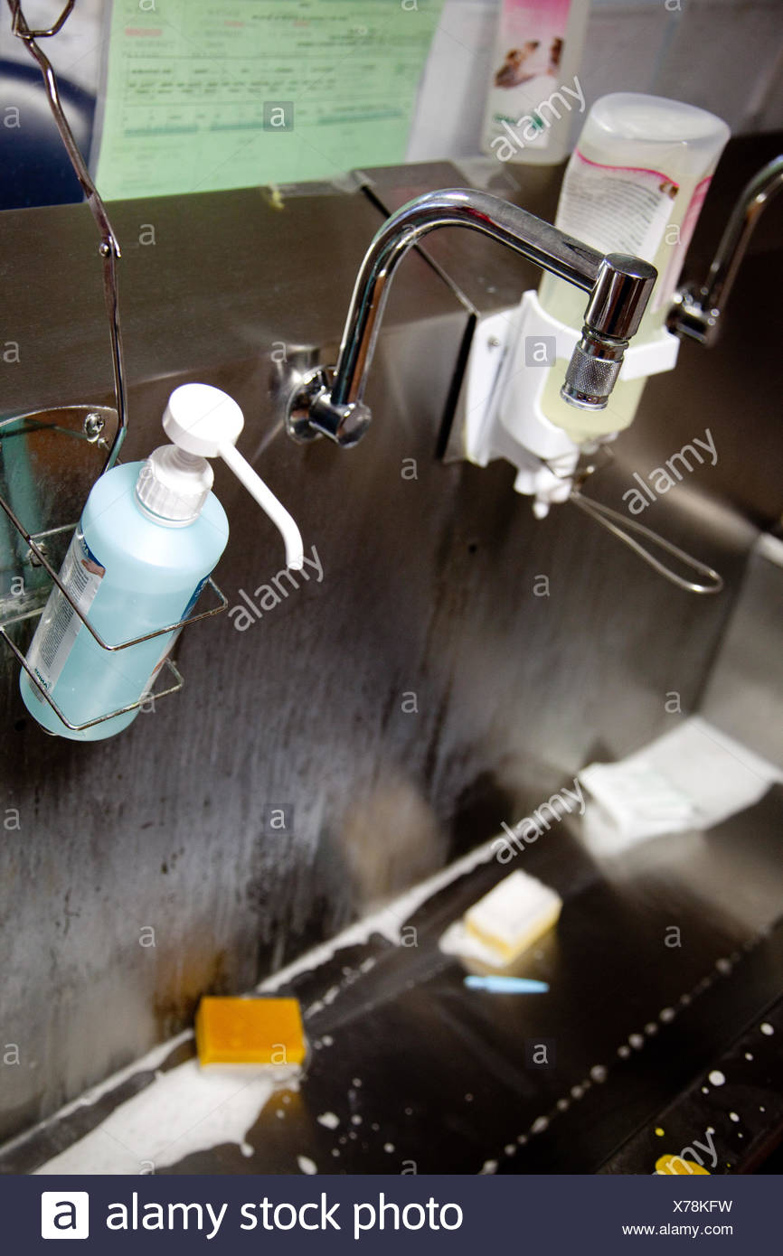 Hand Washing Facilities High Resolution Stock Photography and Images Alamy