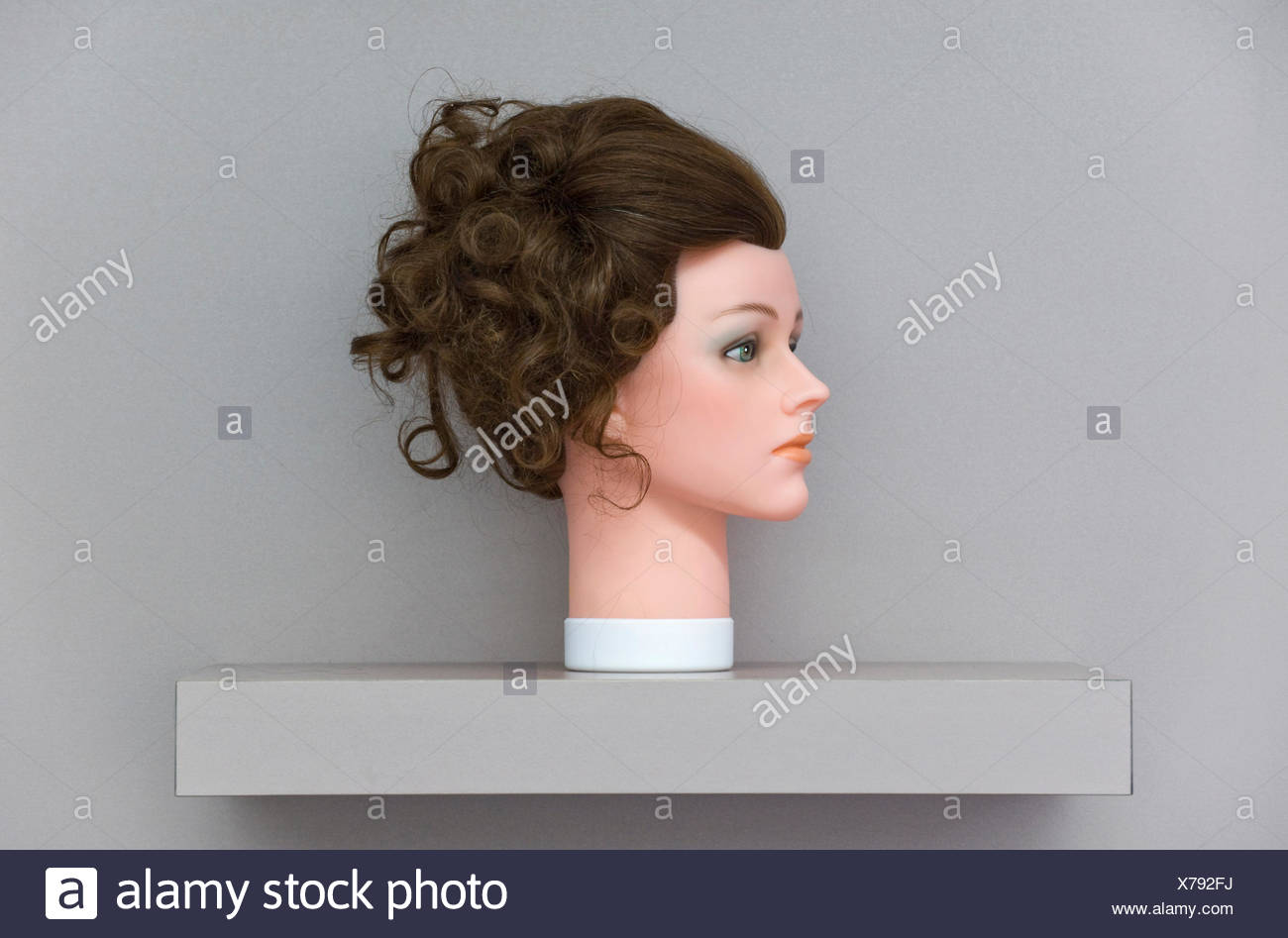Model Head With Styled Hair Hairdresser Training Hwk Munich