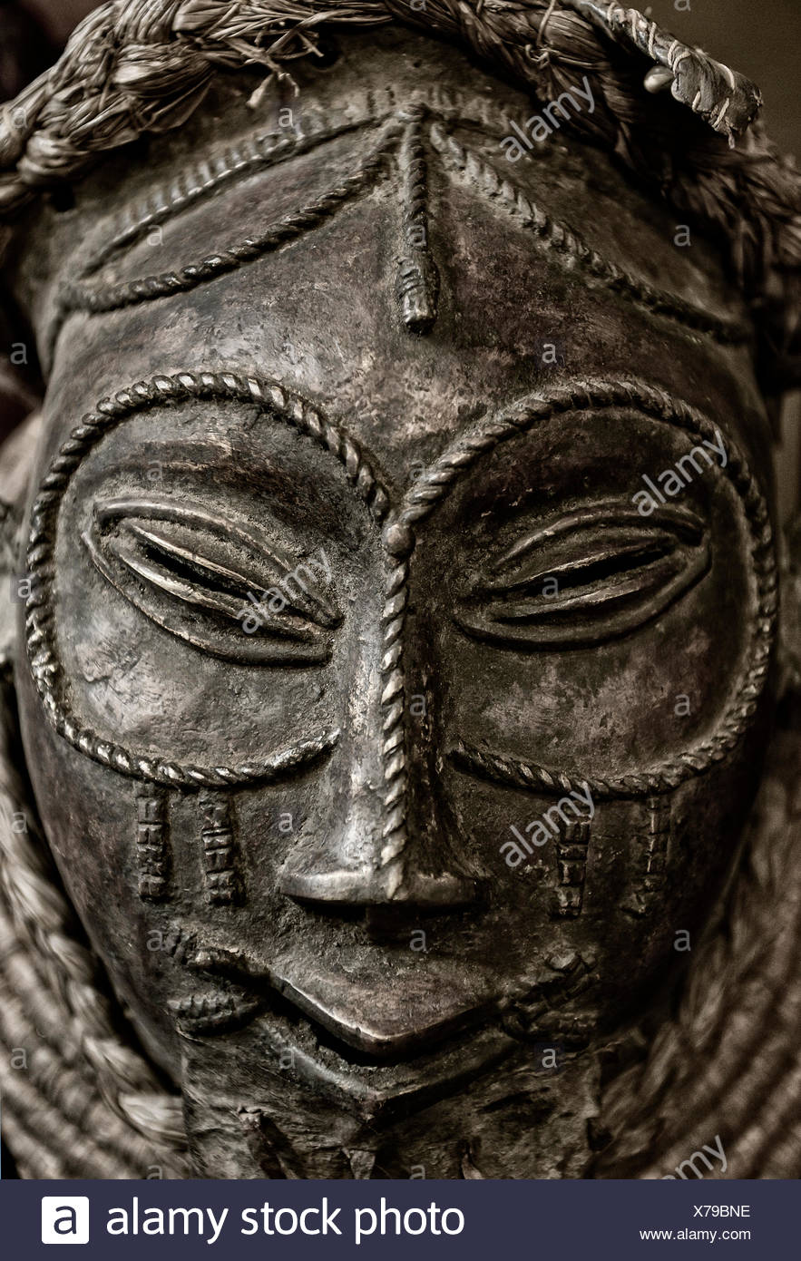Traditional African Tribal Mask Stock Photo Alamy