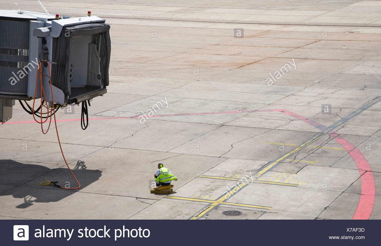 Airport Ground Staff Stock Photos & Airport Ground Staff Stock Images