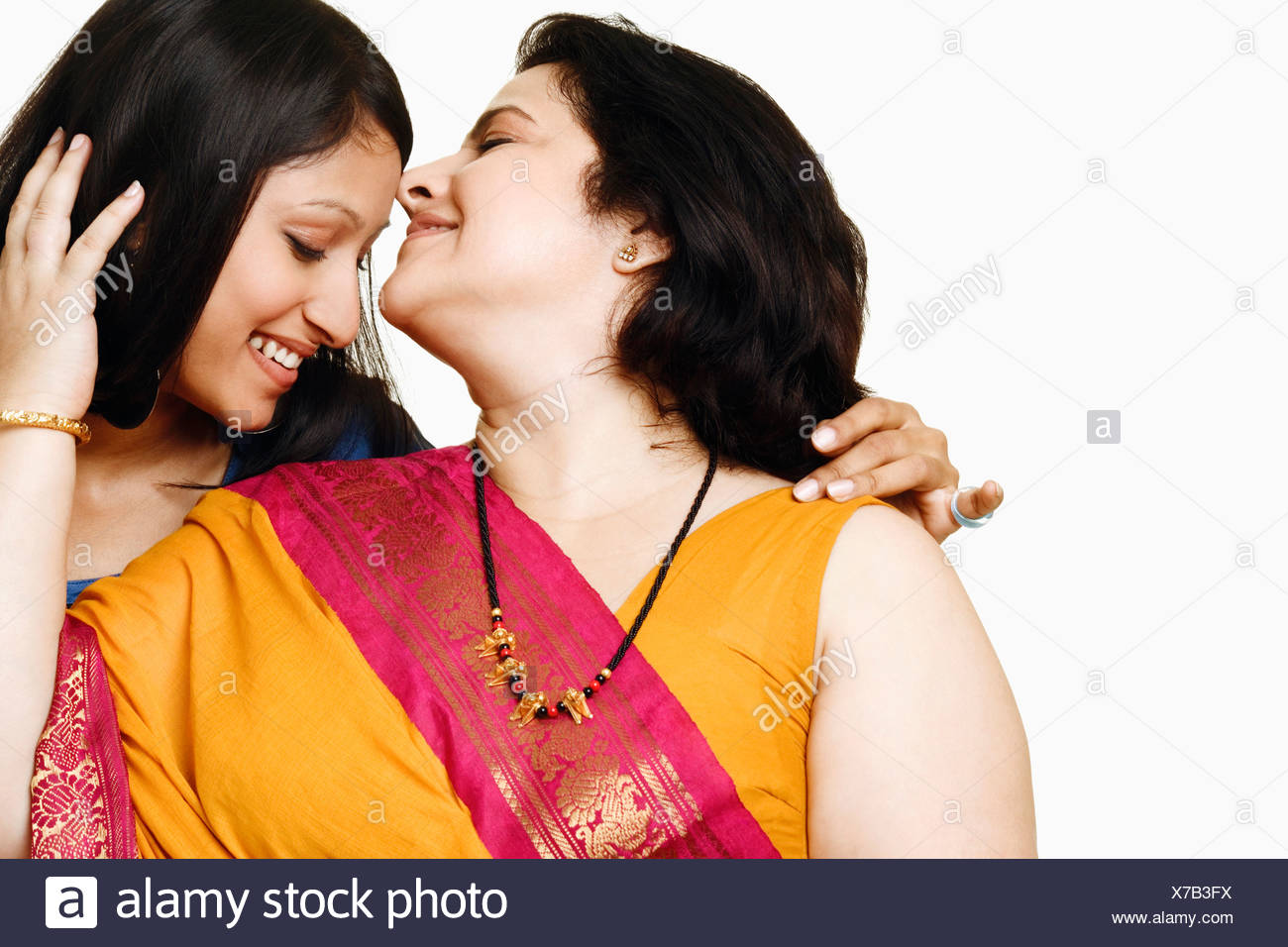 cumshot-mature-women-kissing-girls