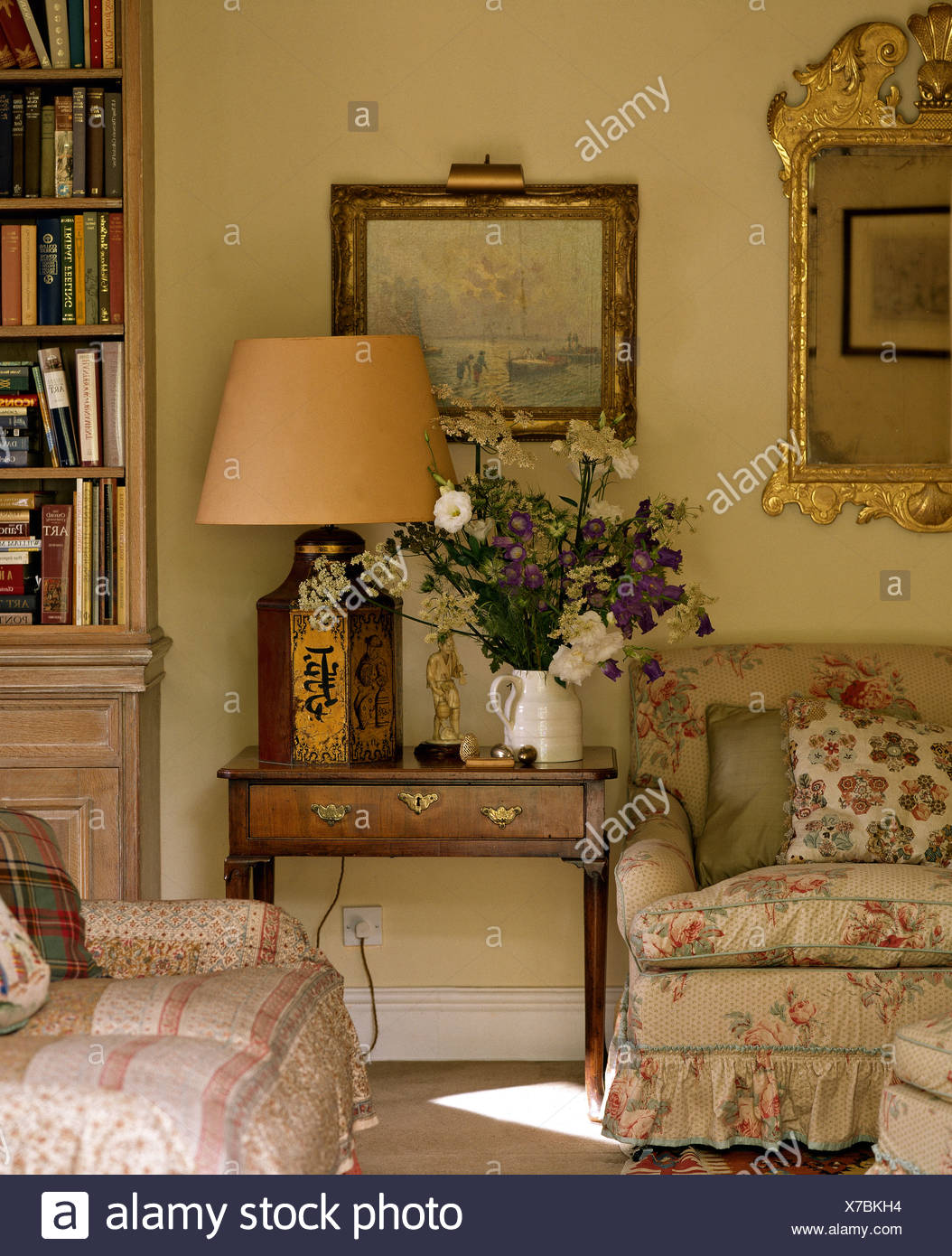 small end table with lamp