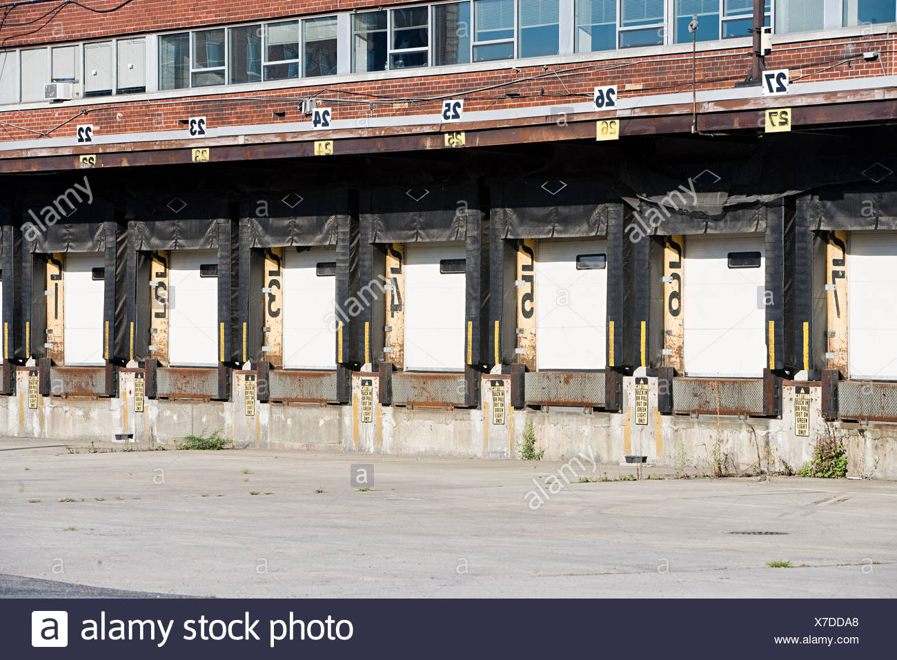Loading Bay High Resolution Stock Photography And Images Alamy