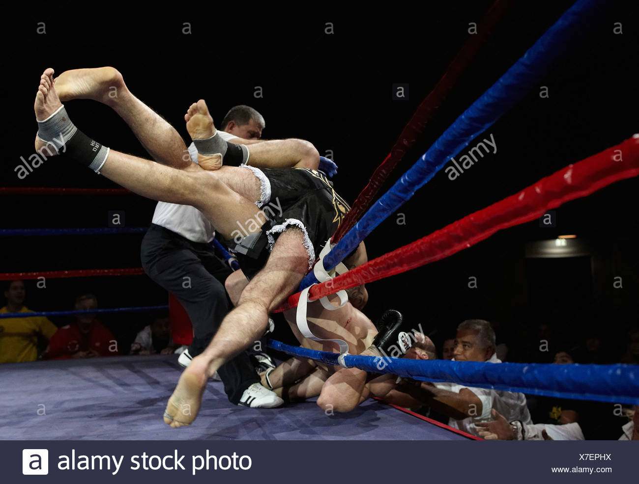 Barefoot Boxing Stock Photos & Barefoot Boxing Stock Images Alamy