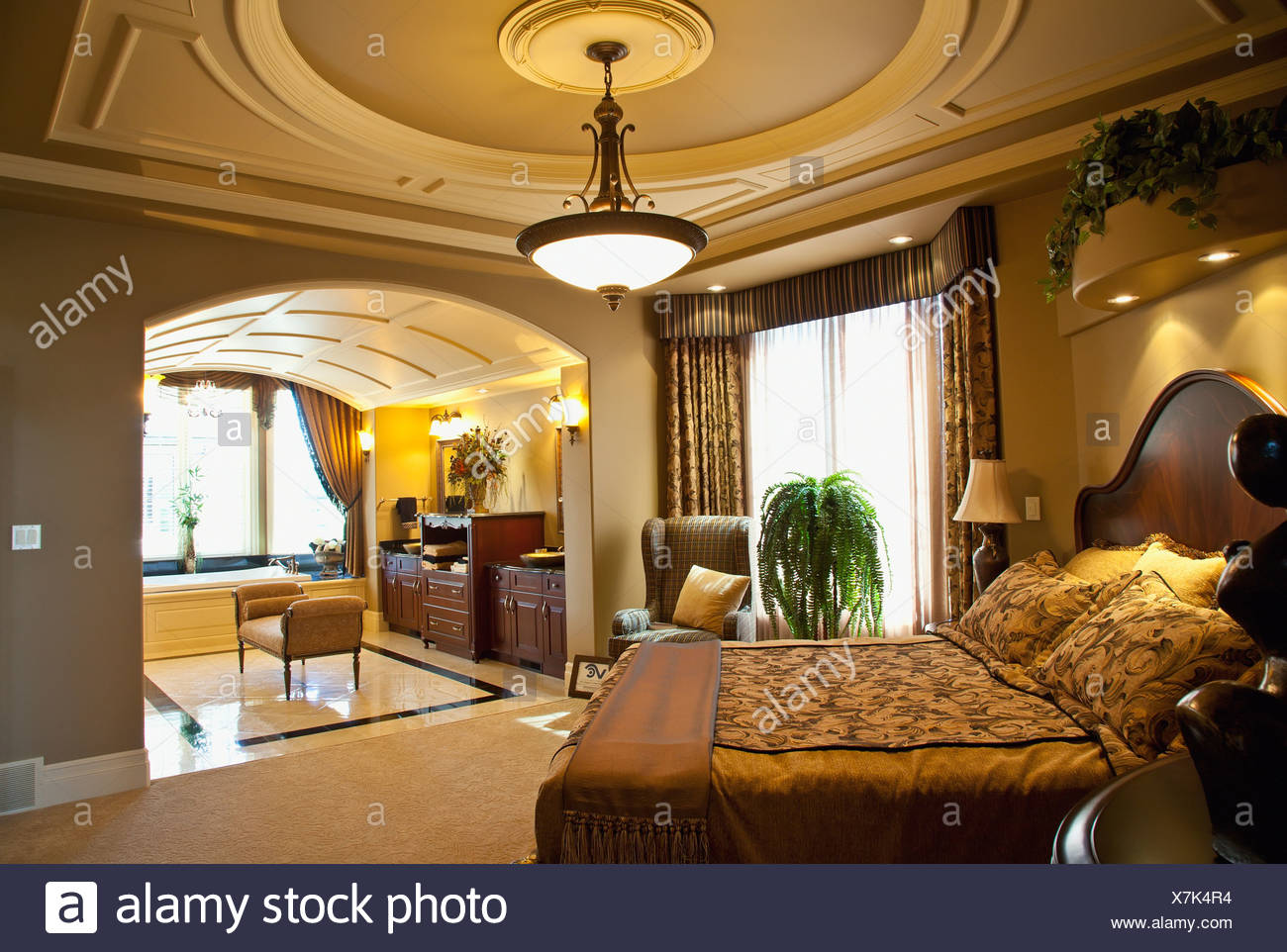 Luxurious Estate Home Master Bedroom And Ensuite St Albert