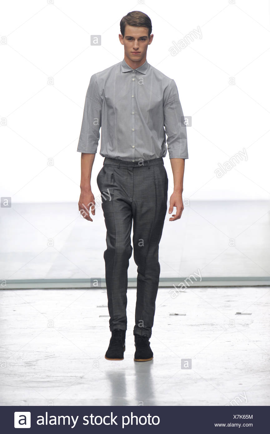 shirts to wear with grey pants