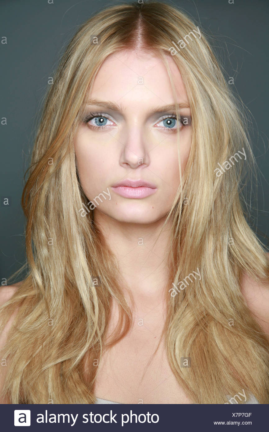 Burberry Milan Backstage Spring Summer Blonde Female Model With