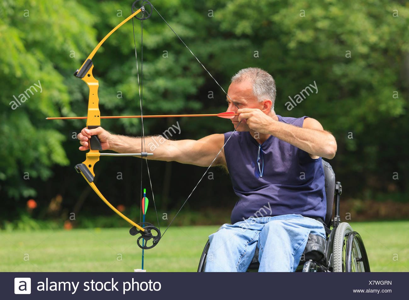 Man Aiming Bow Arrow Man High Resolution Stock Photography and Images ...