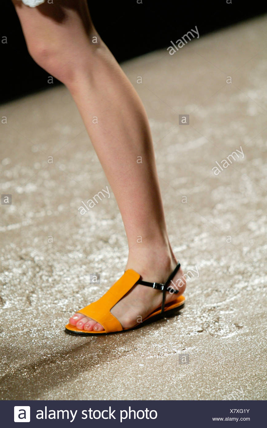 female foot wears