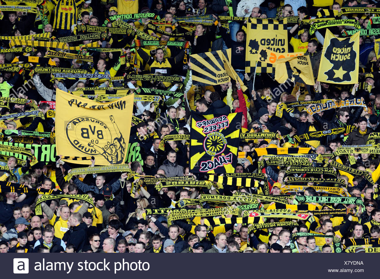 Borussia Dortmund Fans High Resolution Stock Photography And Images Alamy