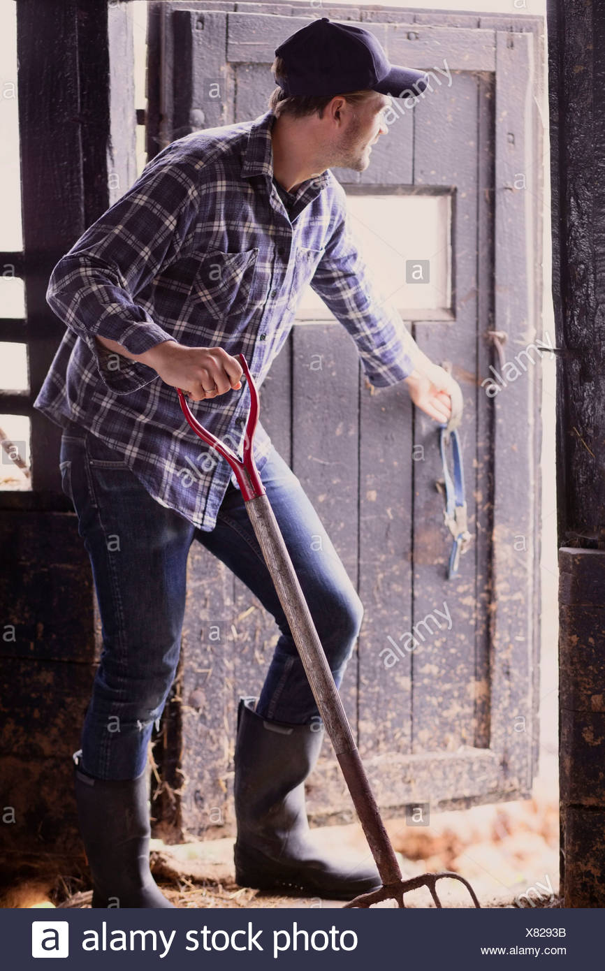 Farmer Pitchfork High Resolution Stock Photography and Images Alamy