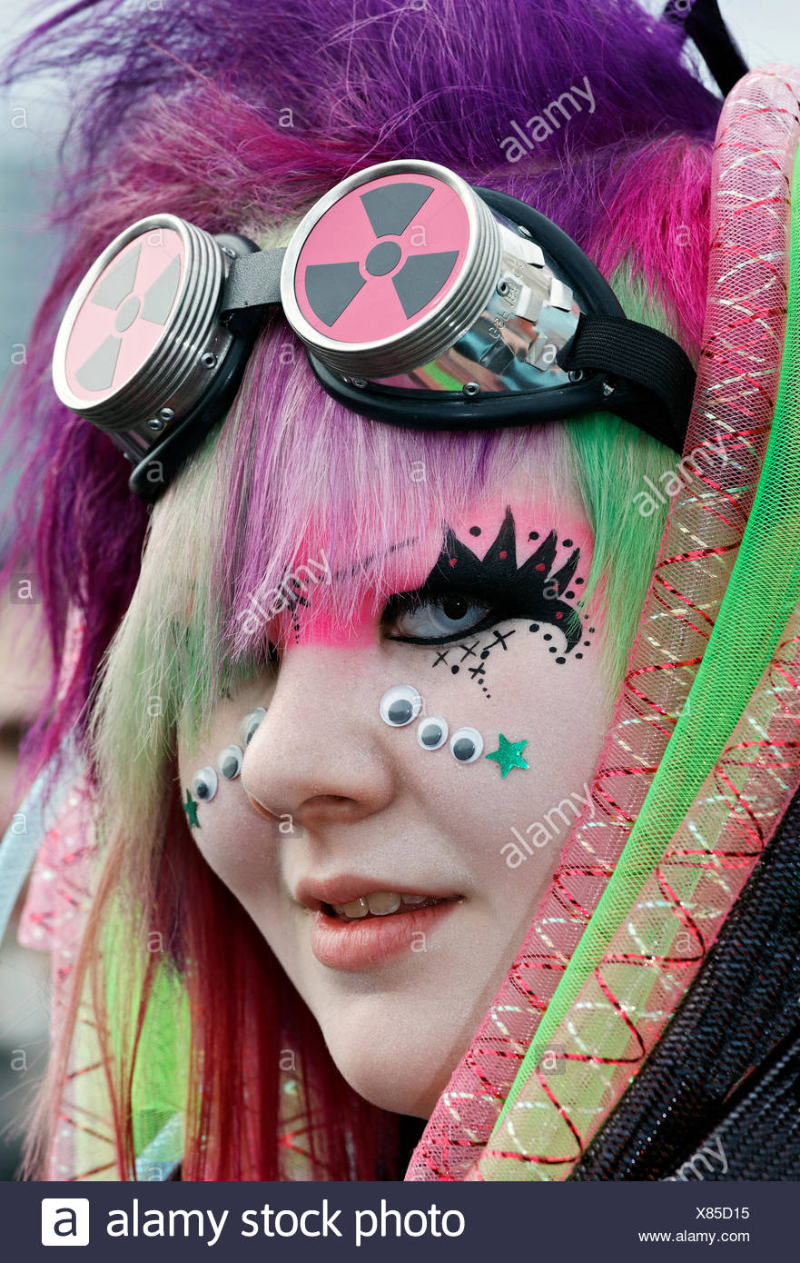 Teen With Welding Glasses On Her Head Bizarrely Costumed And Styled Portraying A Japanese Anime Character Or Manga Character Stock Photo Alamy Teen With Welding Glasses On Her Head Bizarrely Costumed And Styled Portraying A Japanese Anime Character Or Manga Character Stock Photo Alamy
