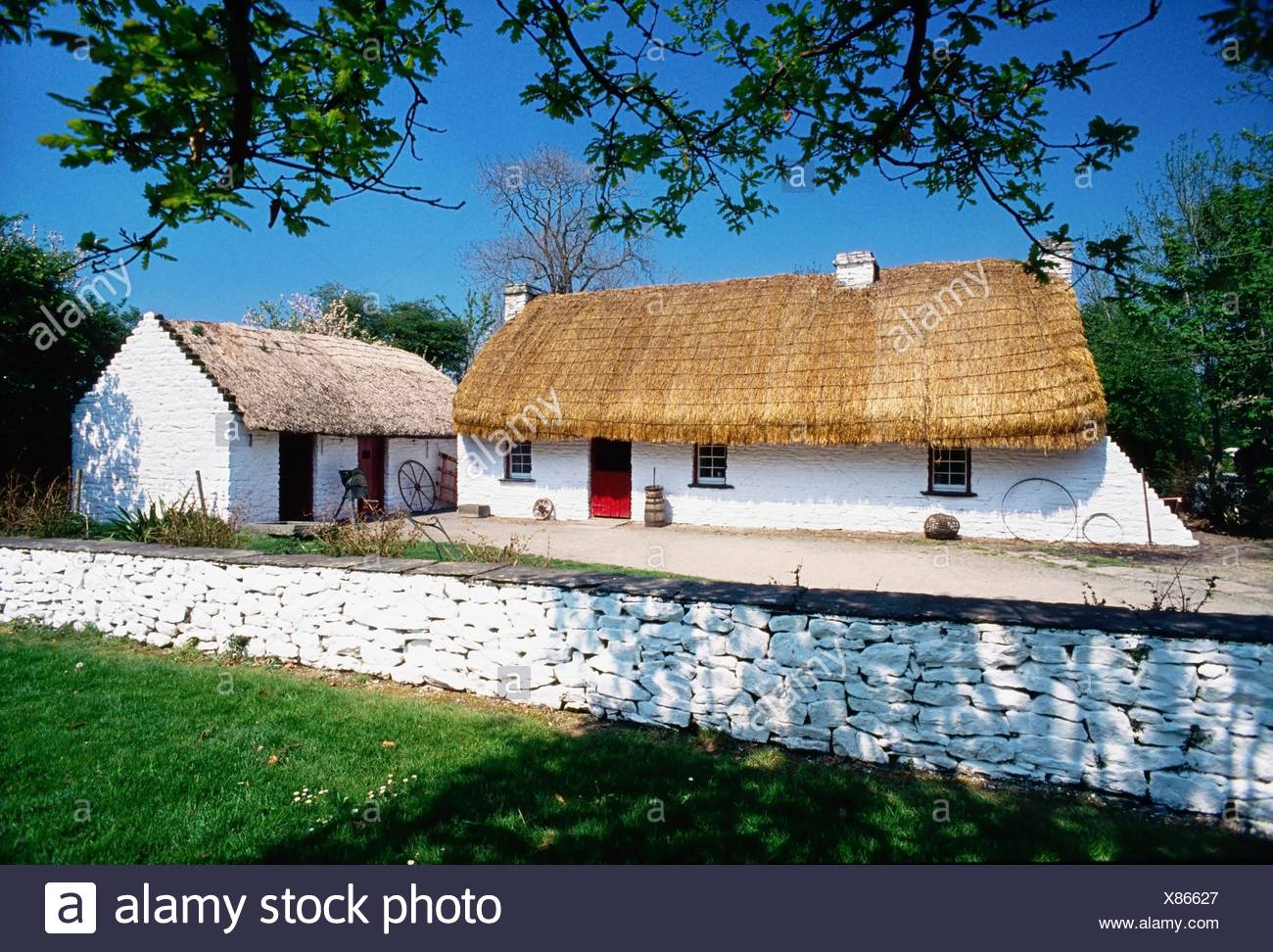 Bunratty Folk Park Co Clare Ireland Cottages In A Folk Park