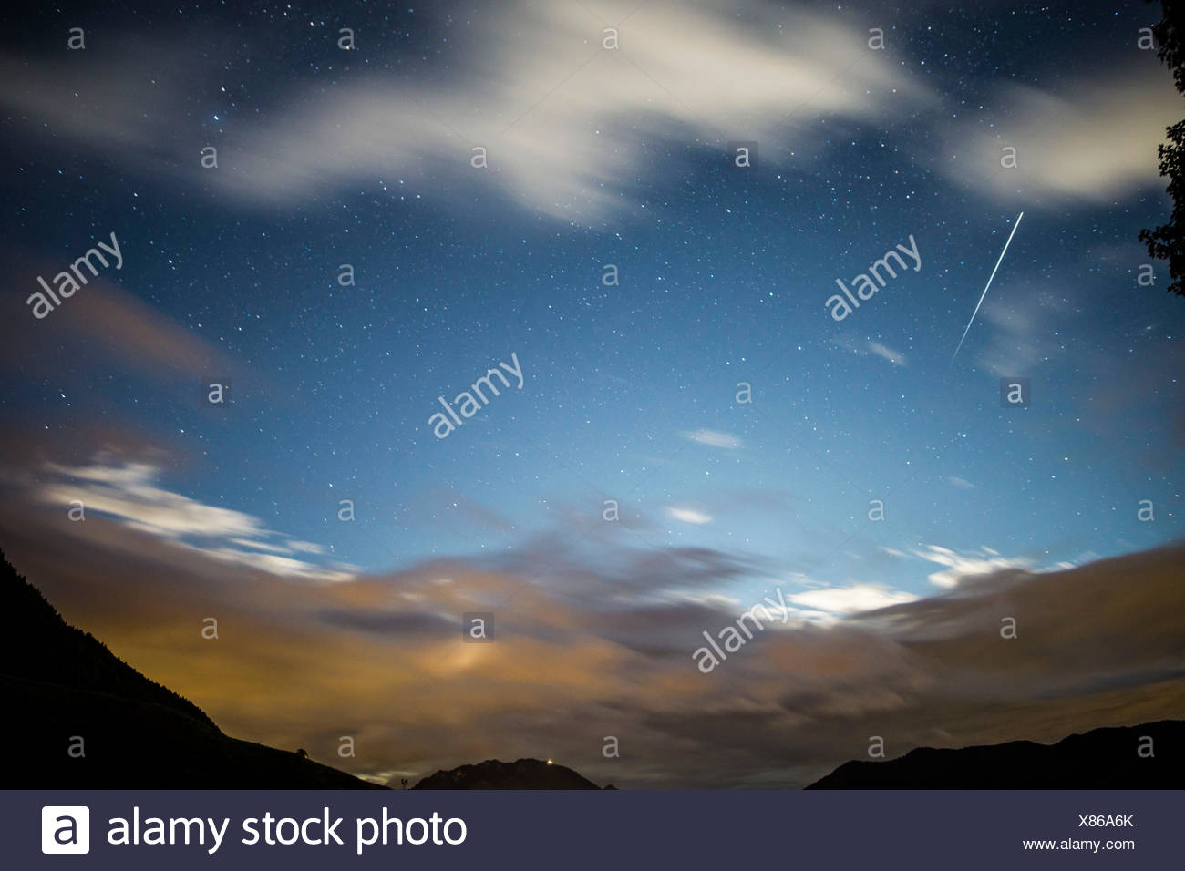 Shooting Star Clouds High Resolution Stock Photography and Images Alamy