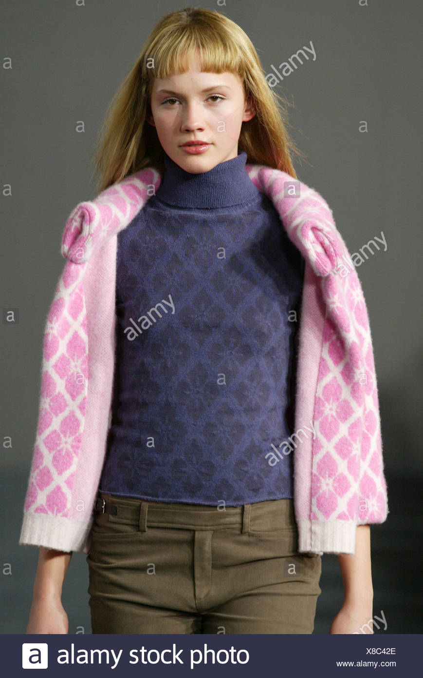 Pringle London Autumn Winter Model Long Blonde Hair And Fringe