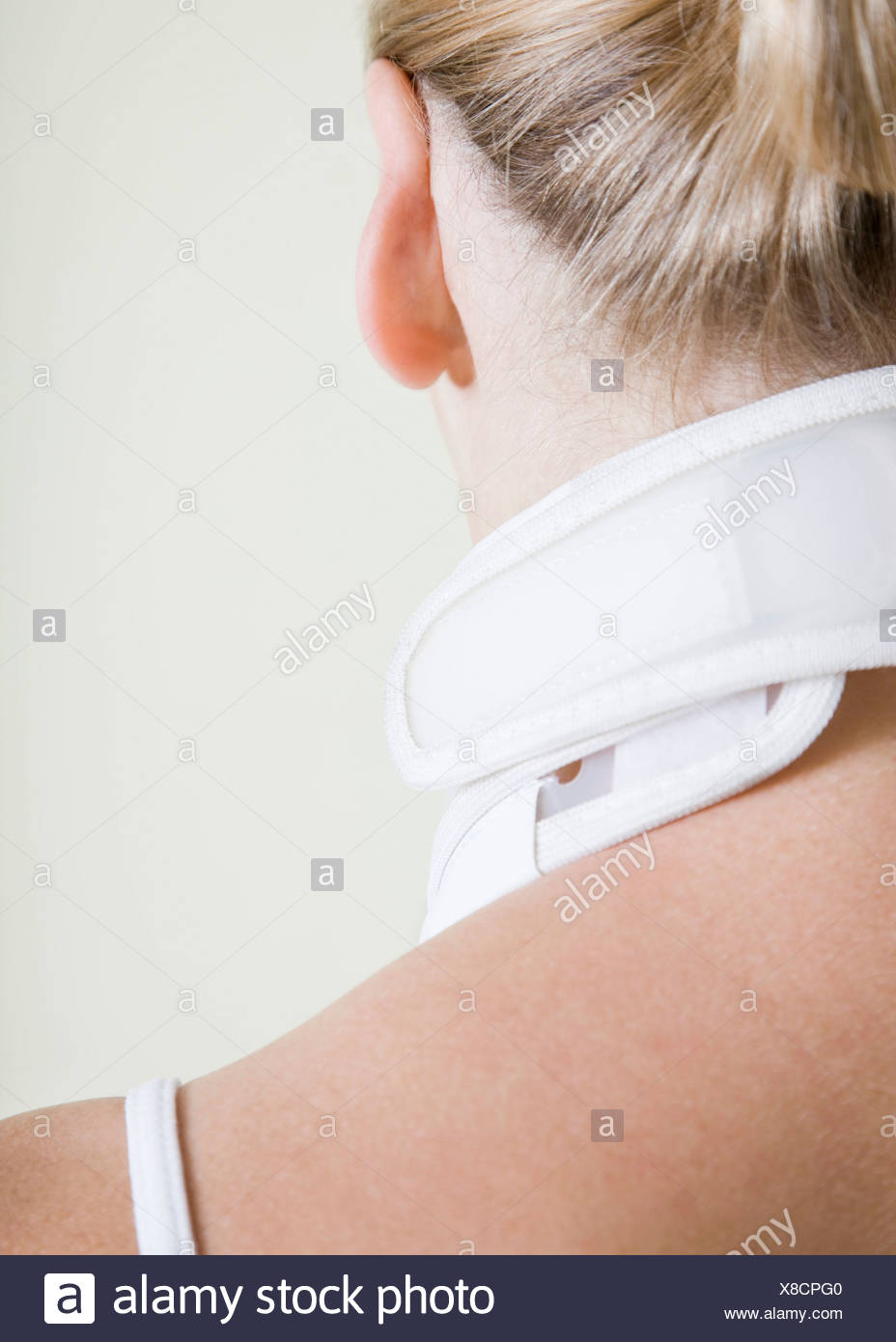 Neck Collar Woman Stock Photos & Neck Collar Woman Stock Images Alamy