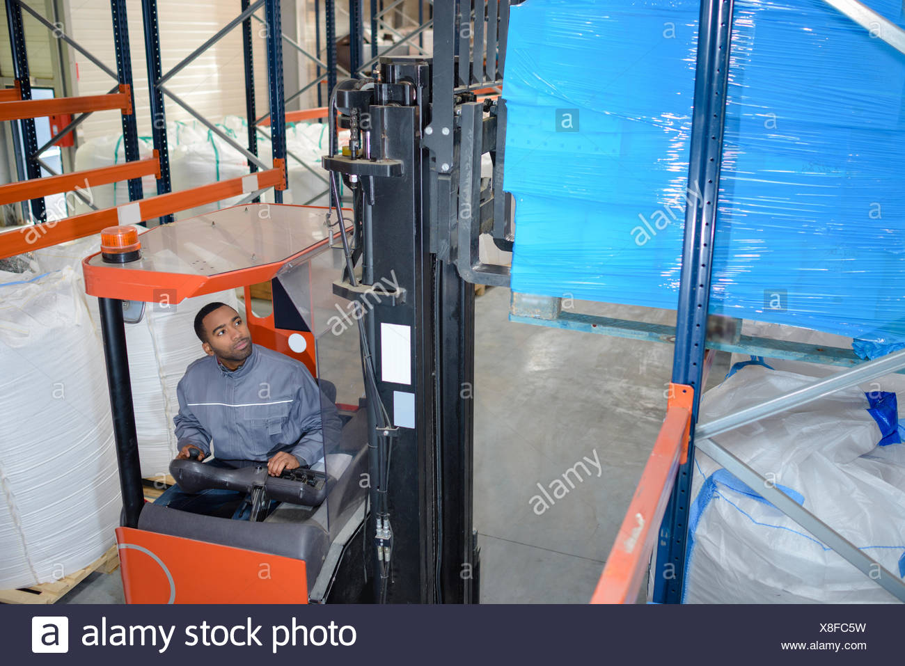 Telescopic Fork Lift Stock Photos & Telescopic Fork Lift Stock Images
