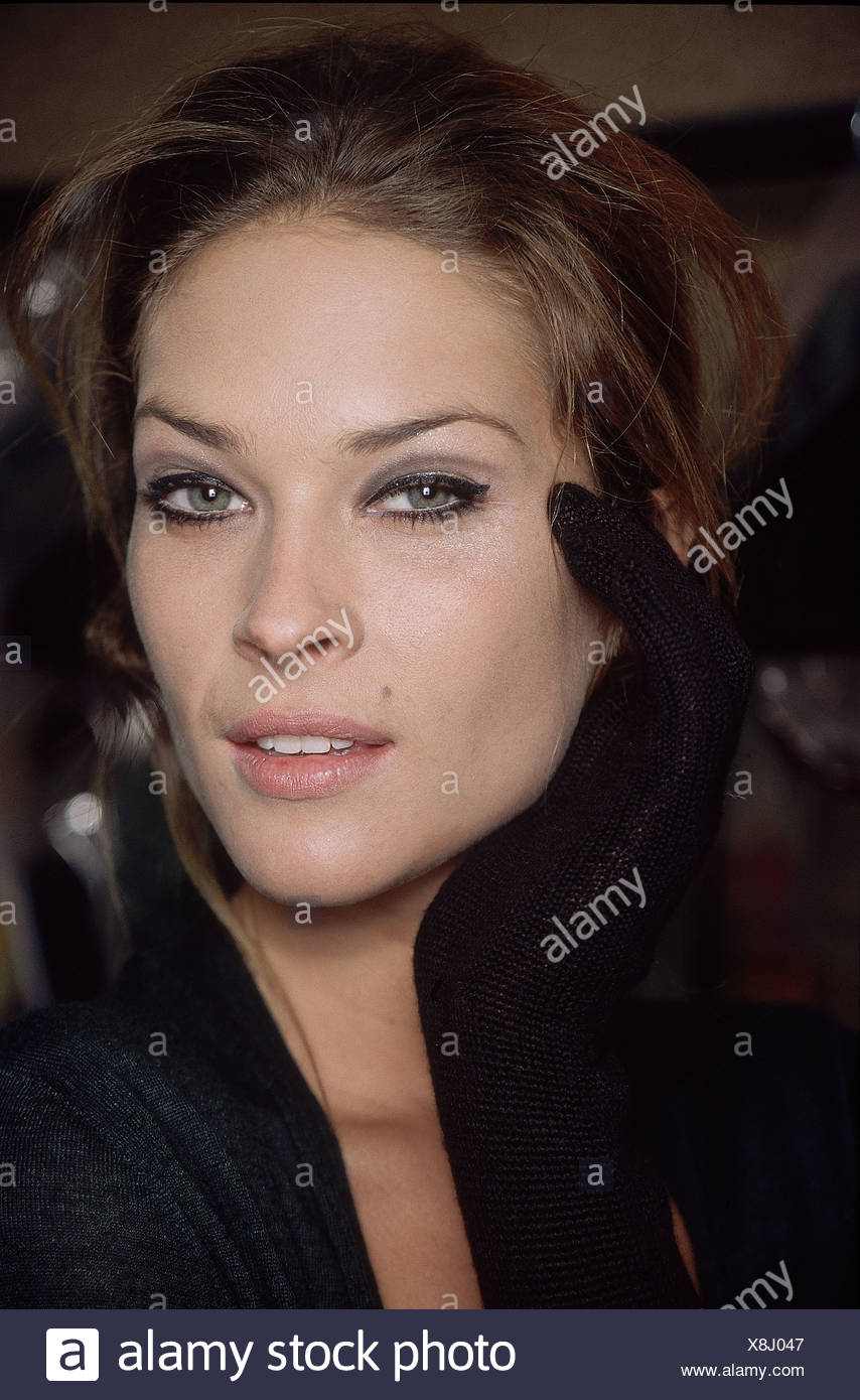 Backstage Milan Ready To Wear Missoni Autumn Winter Model Erin