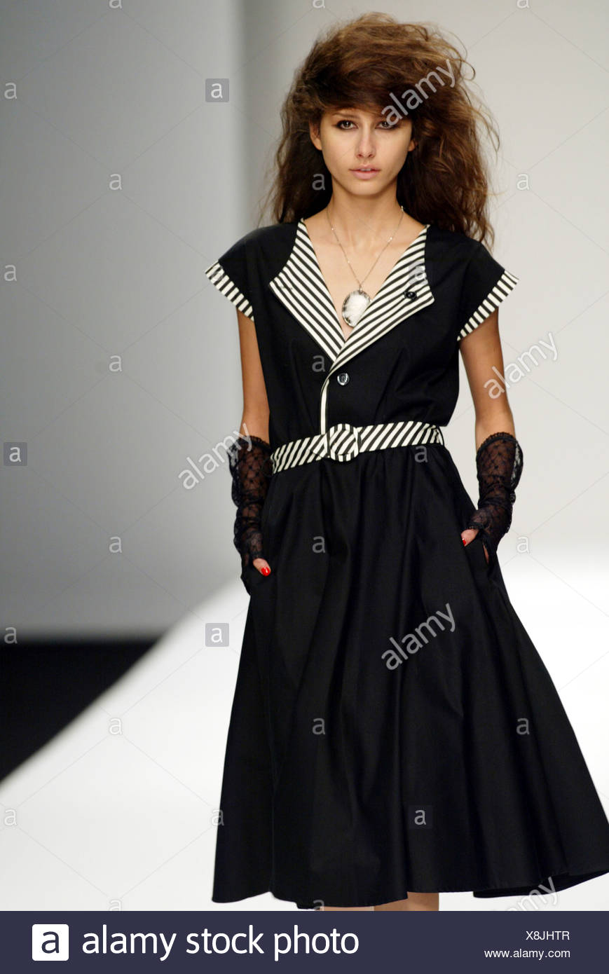 plain black dress designs