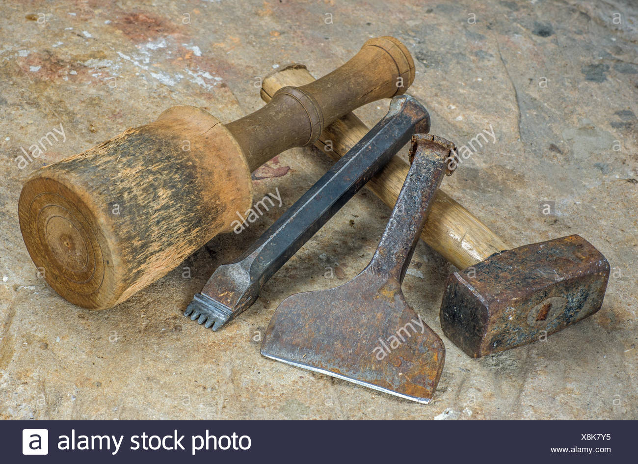 Hammer Chisel Sculptor Stone Stock Photos & Hammer Chisel Sculptor