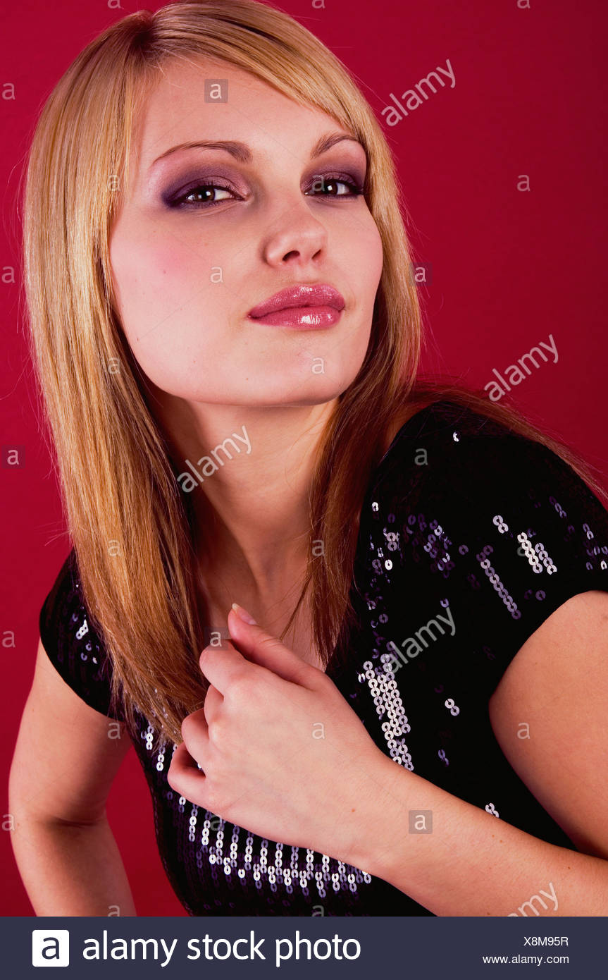 Female Shoulder Length Dark Blonde Hair Mauve Eyeshadow Black