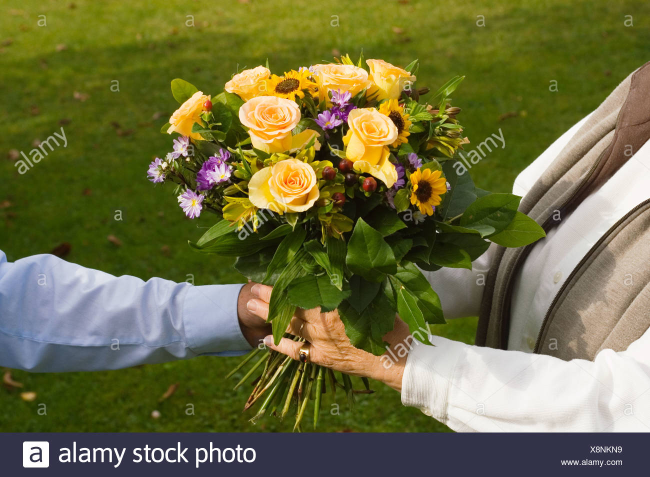 Rosenstrauss Rosenstrauss Blumenstrauss Blumenstrauss Bouquet Of Flowers Roses Stock Photo Alamy