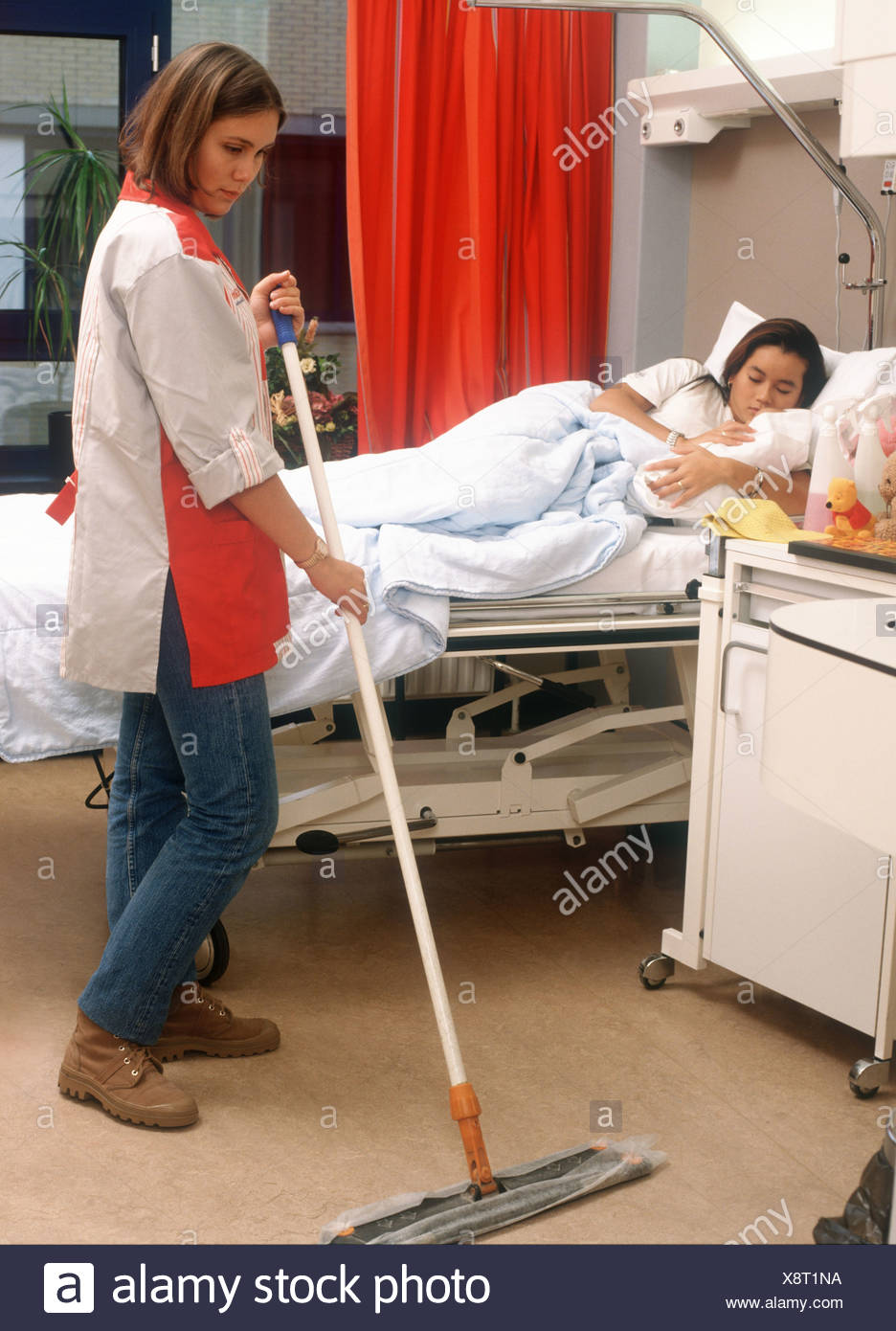 Hospital Cleaner High Resolution Stock Photography and Images Alamy