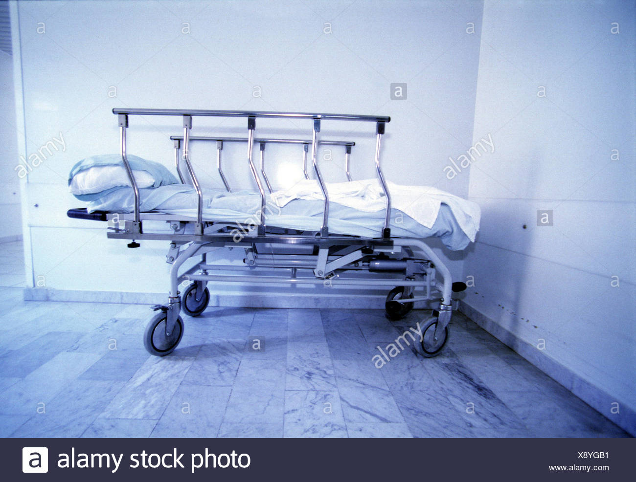 rolling cot