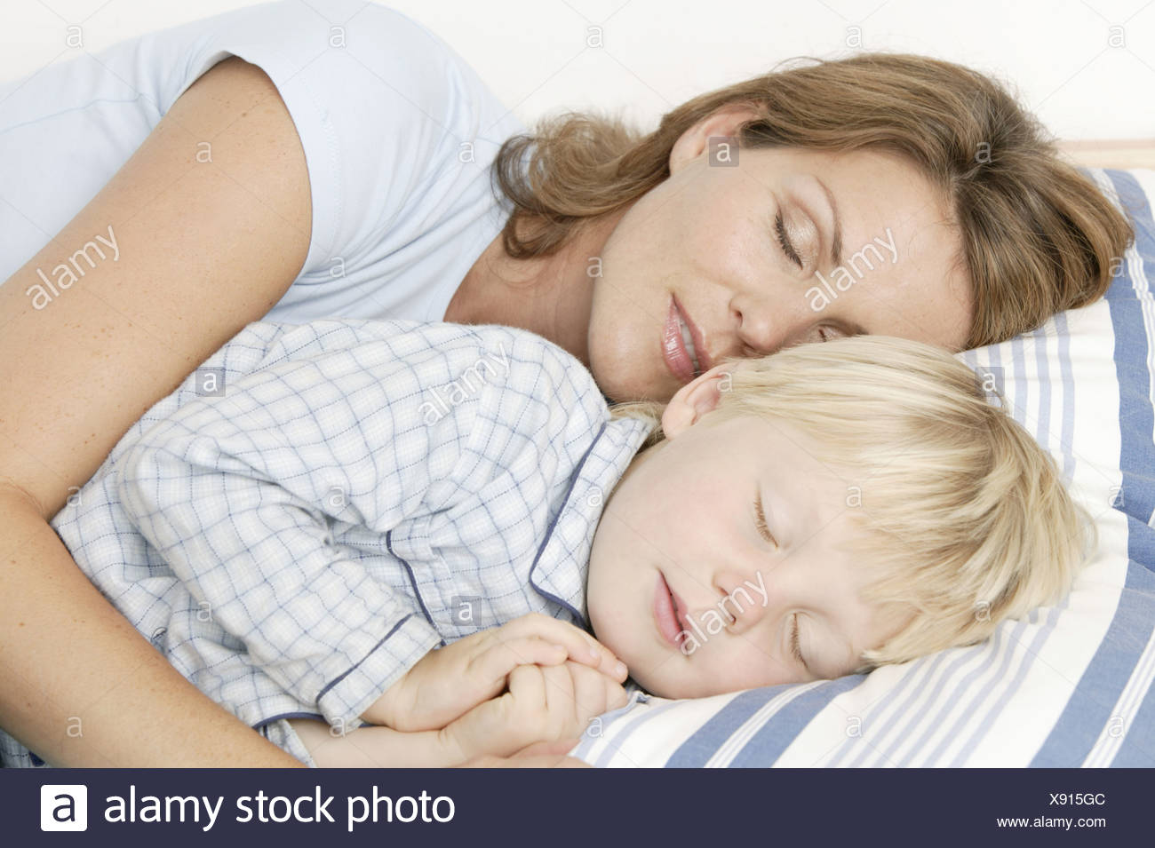 Mother Son Bed Sleep High Resolution Stock Photography And Images Alamy mother-son-bed-sleep-high-resolution-stock-photography-and-images-alamy