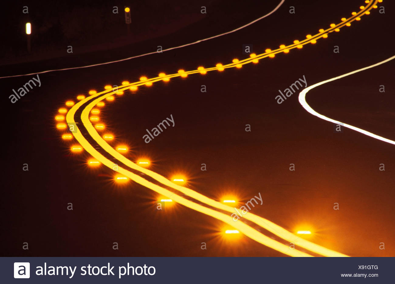 Road Reflectors High Resolution Stock Photography and Images Alamy