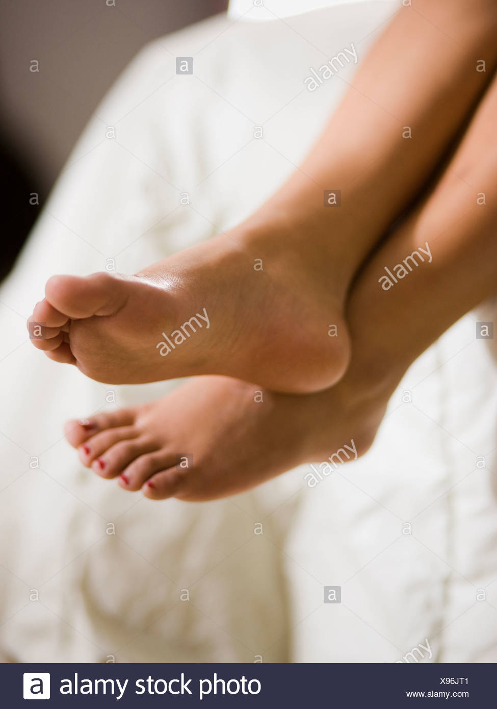 Feet Hanging Stock Photos & Feet Hanging Stock Images Alamy