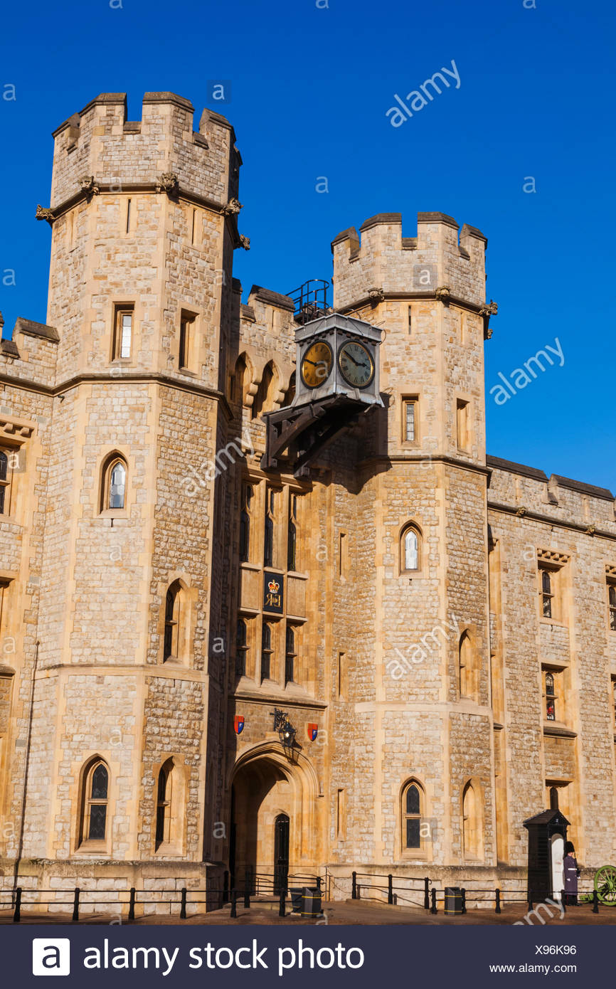The Crown Jewels Tower Of London Stock Photos & The Crown Jewels Tower Of London Stock Images