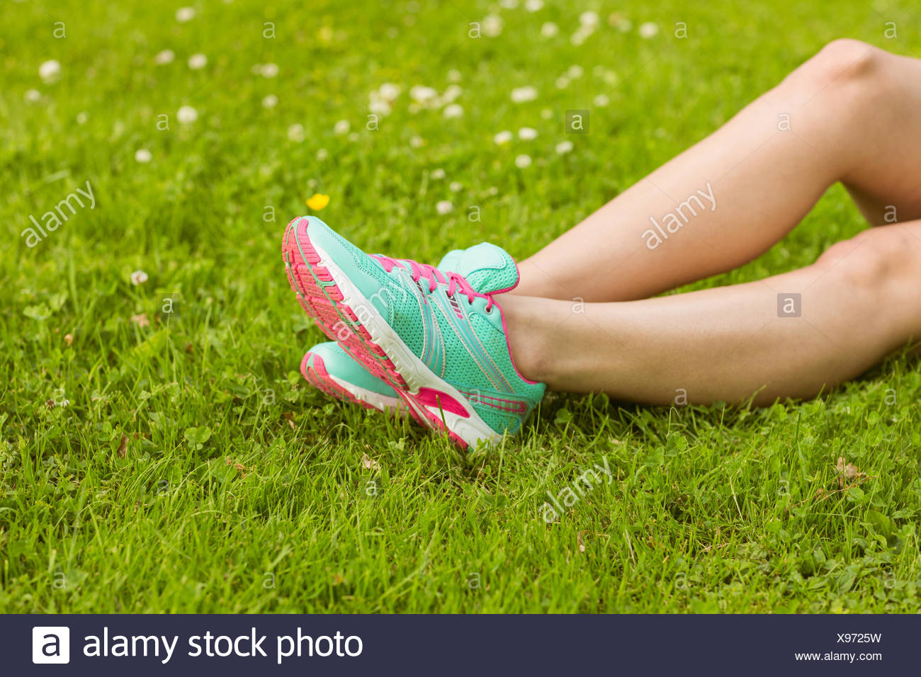 shoes for sprinting on grass