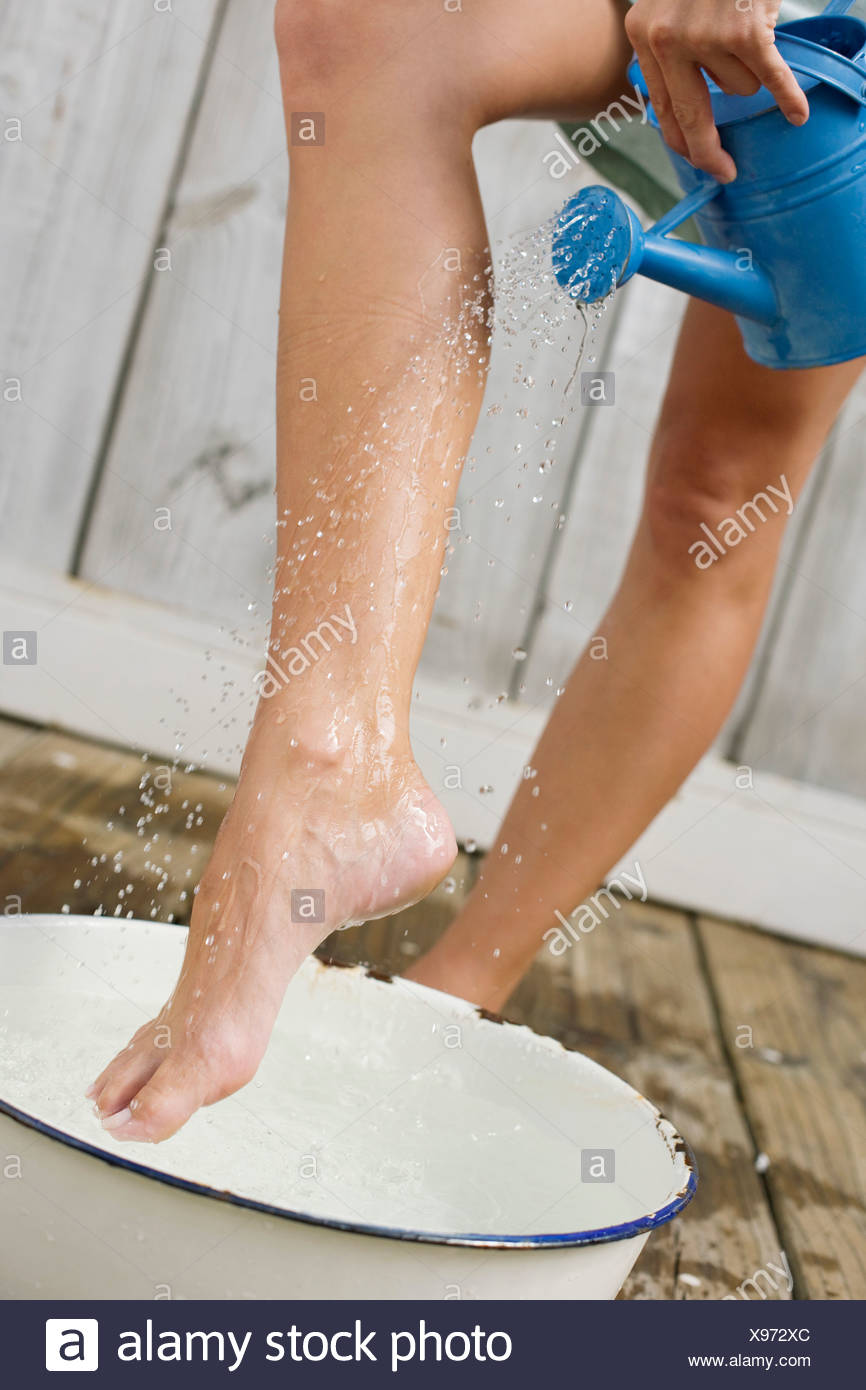 Washing Leg Stock Photos & Washing Leg Stock Images Alamy