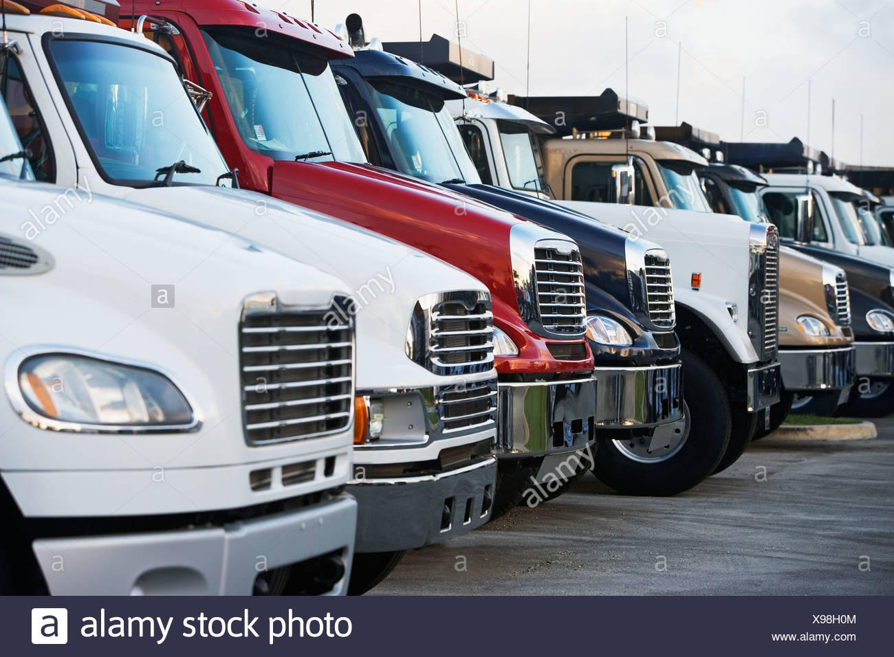 18 Wheeler Trucks Stock Photos & 18 Wheeler Trucks Stock Images - Alamy