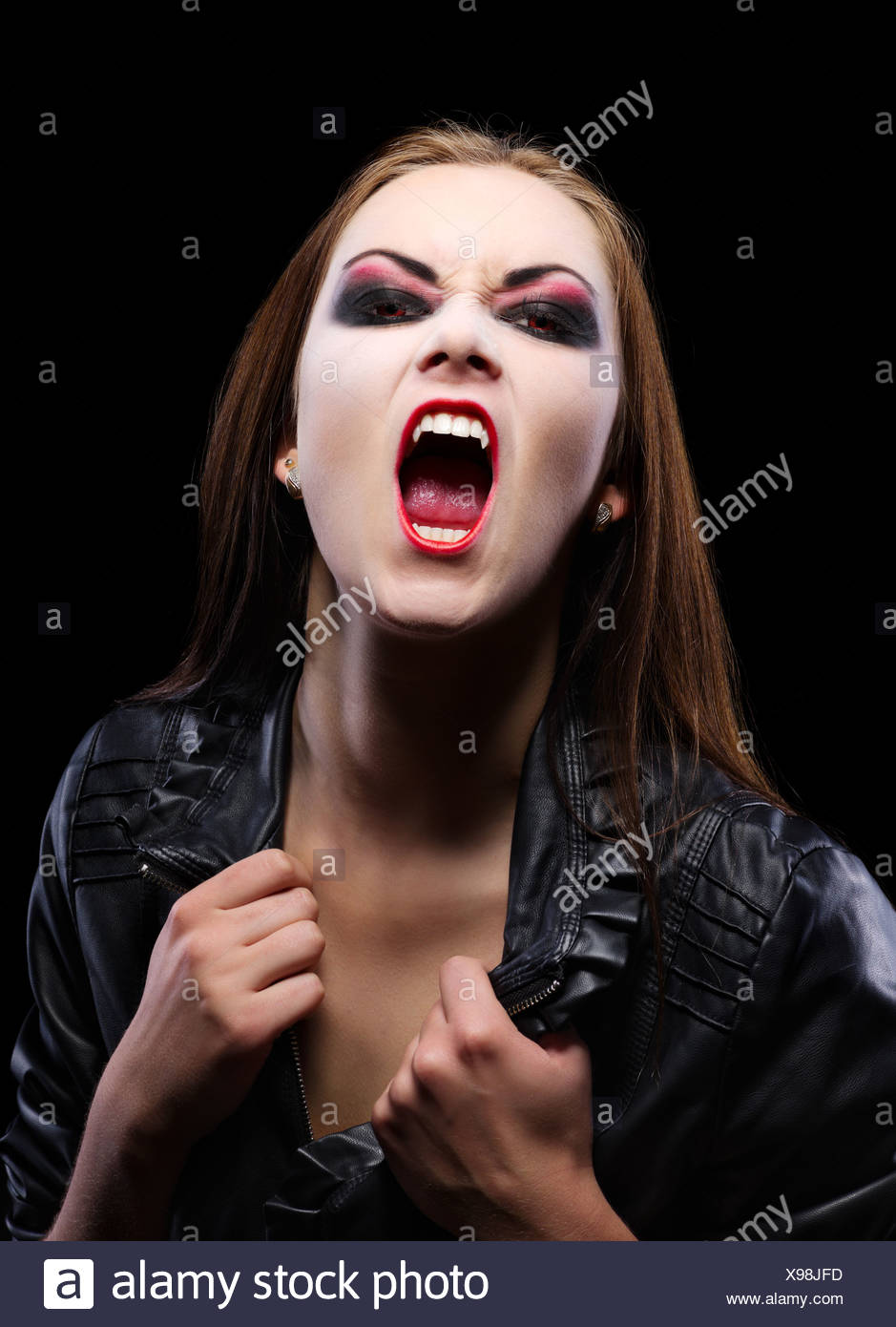 schoene-schwarze-maedchenvampirfotos