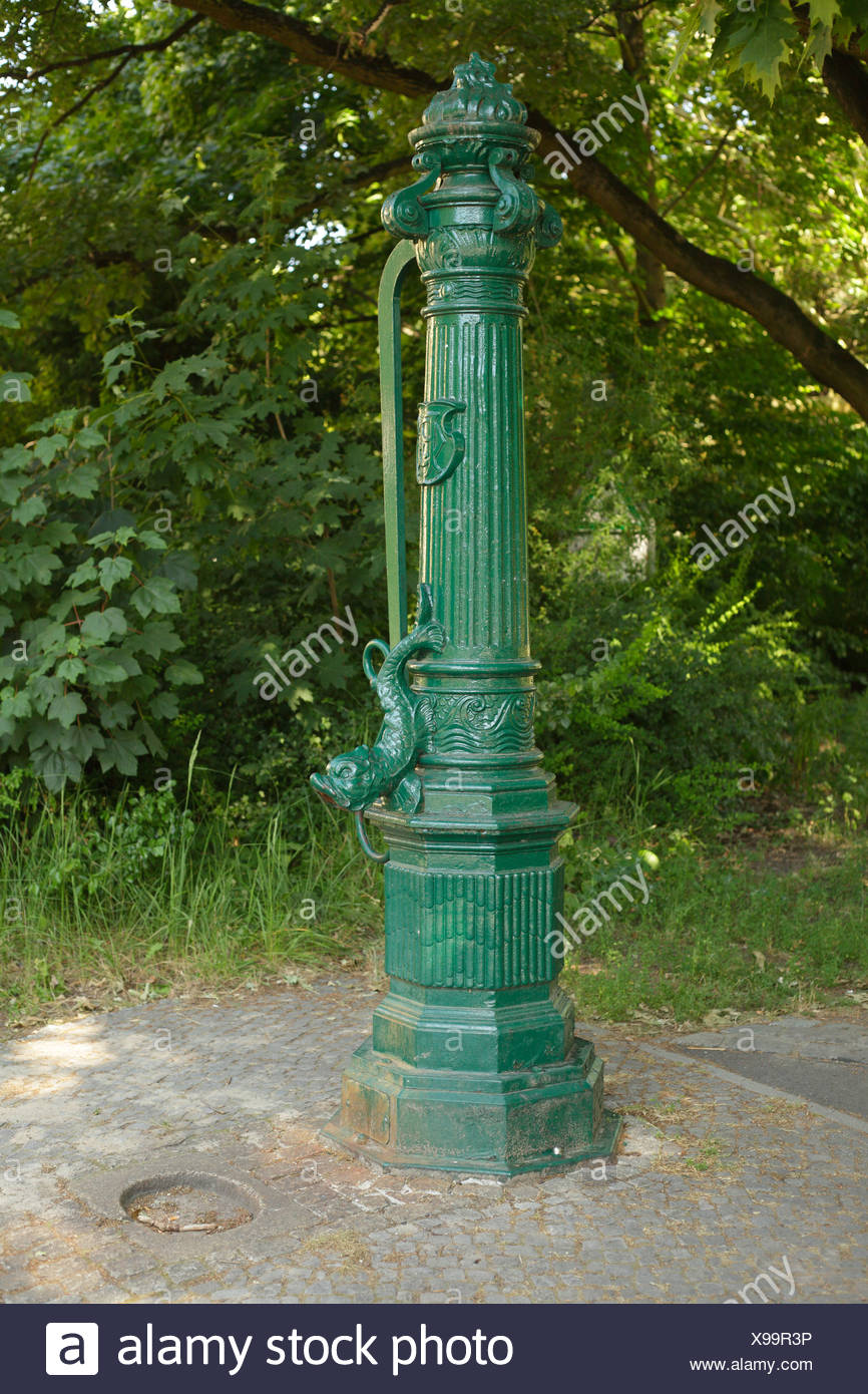 Water Pump Berlin Germany High Resolution Stock Photography and Images -  Alamy