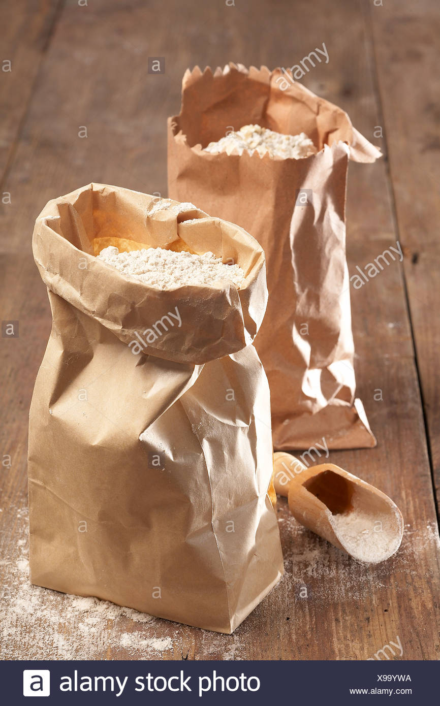 Download Paper Bags Of Flour High Resolution Stock Photography And Images Alamy Yellowimages Mockups