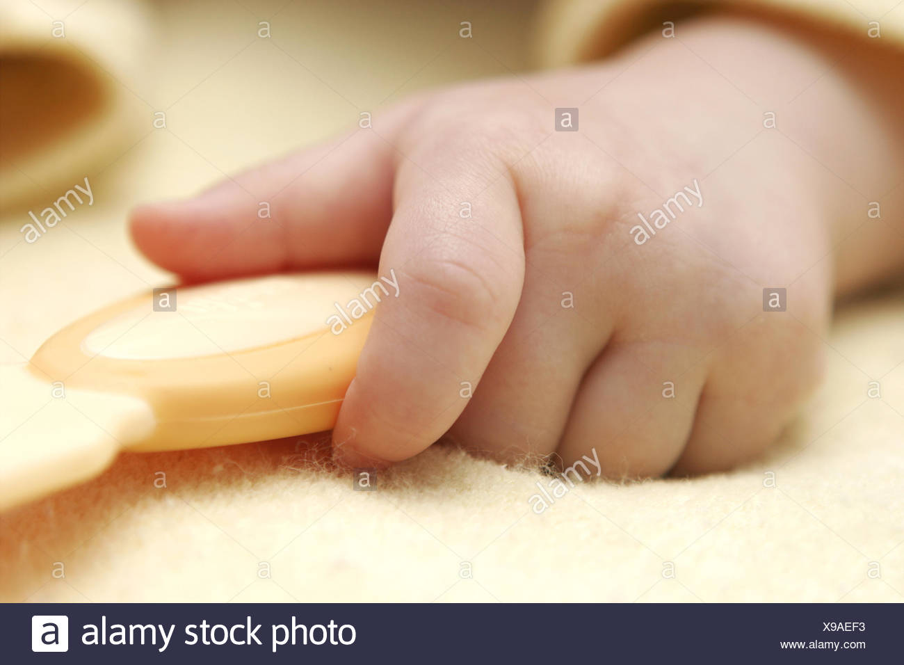 Baby Detail Hand Halten Greifen Lernen Kinderbett Kleinkind
