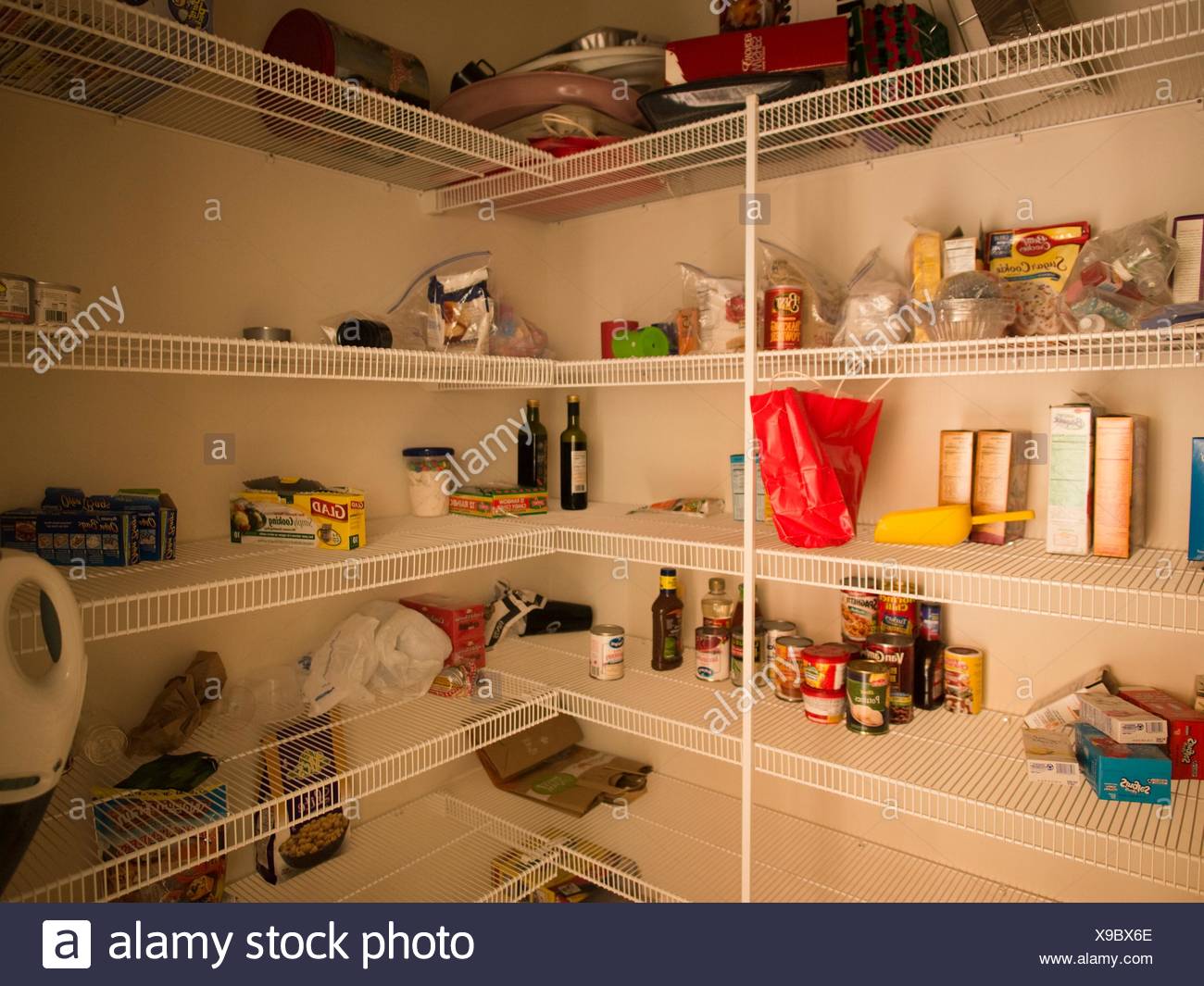 Pantry Empty Stock Photos & Pantry Empty Stock Images Alamy