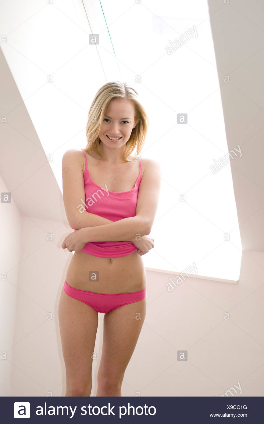 blonde-girl-pink-panties-porn-film-sin