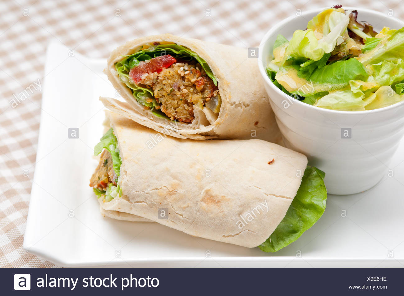 falafel pita bread roll wrap sandwich Stock Photo: 281210314 - Alamy